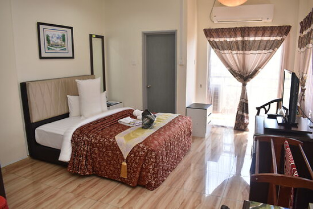 PEACEKEEPER'S INN ROOM