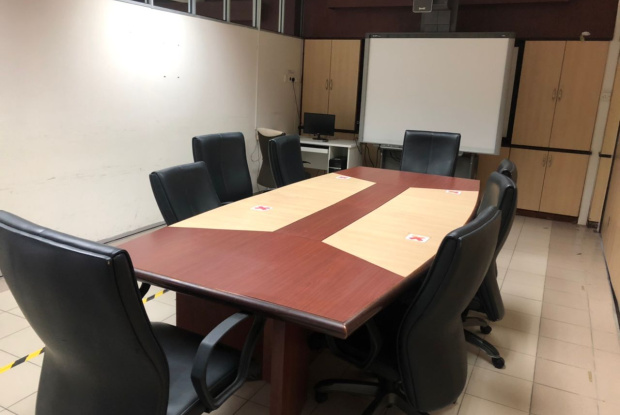 SYNDICATE ROOM